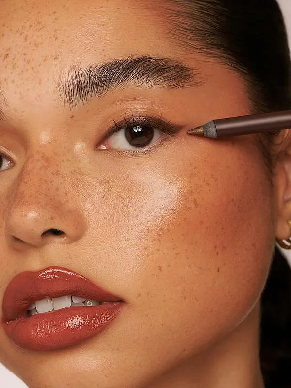 1+1 FREE | Long-lasting Eyeliner Pencil™ — Stay sharp all day with perfectly defined, waterproof beauty look