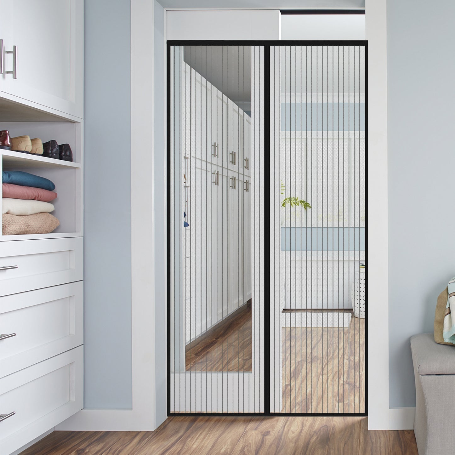 MeshGuard™ - Magnetic mesh sliding door