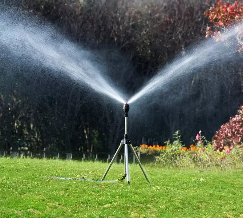 HydroSpin™ - Rotating Sprinkler with Tripod