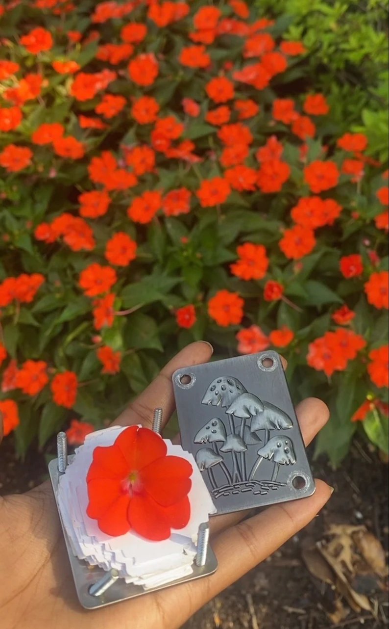 FloraLock™ Micro Press — Turn Ephemeral Flowers into Timeless Treasures