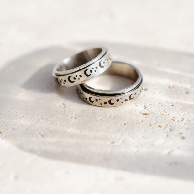 Ecliptify™ - Rotating Ring with Moon and Stars