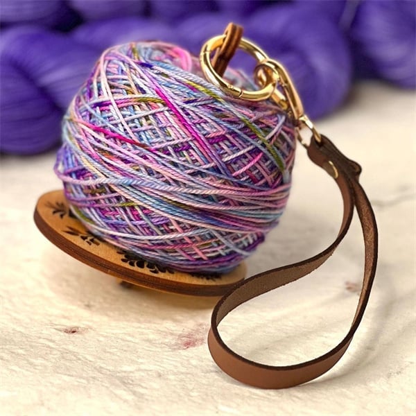 YarnMate™ - Portable Hand Wrist Yarn Holder