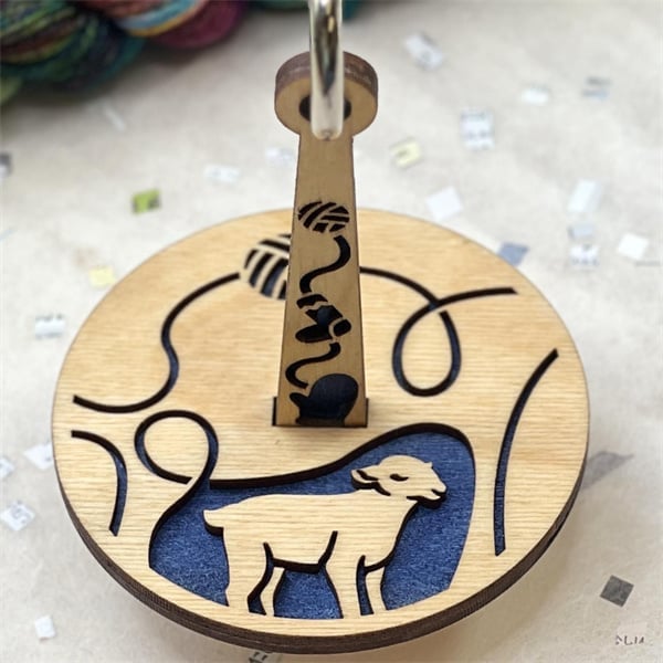 YarnMate™ - Portable Hand Wrist Yarn Holder