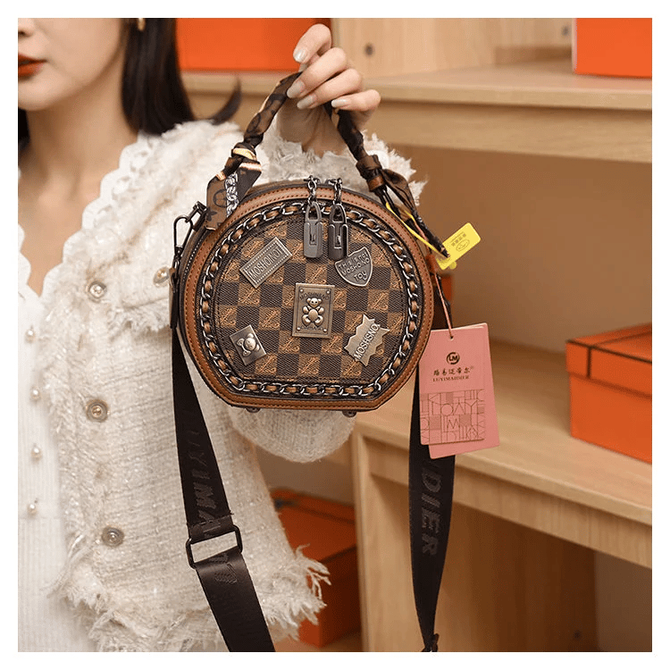 LuxeLook™ Carryall – Enjoy Every Moment with Rugged Elegance and Reliable Security