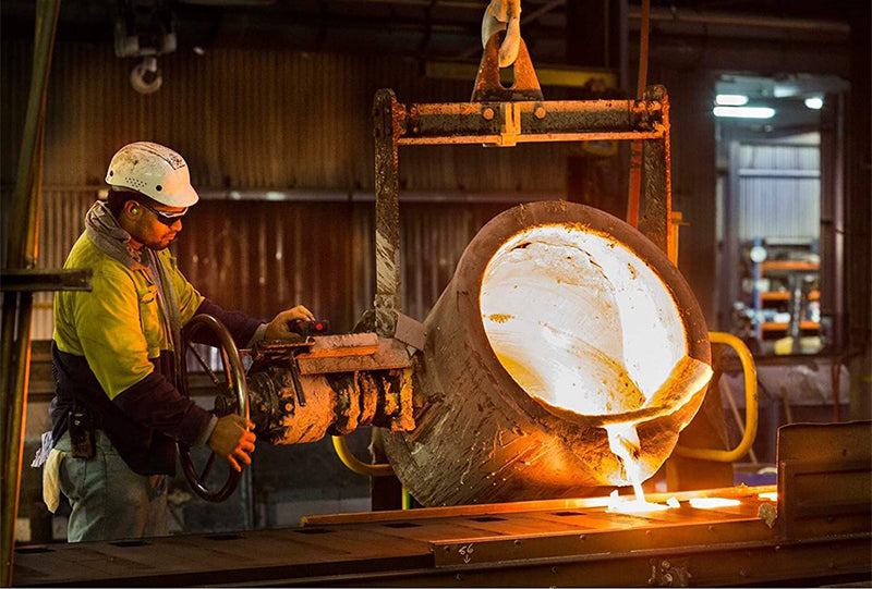 TitanSplit™ – Split massive logs safely in seconds without lifting a blade