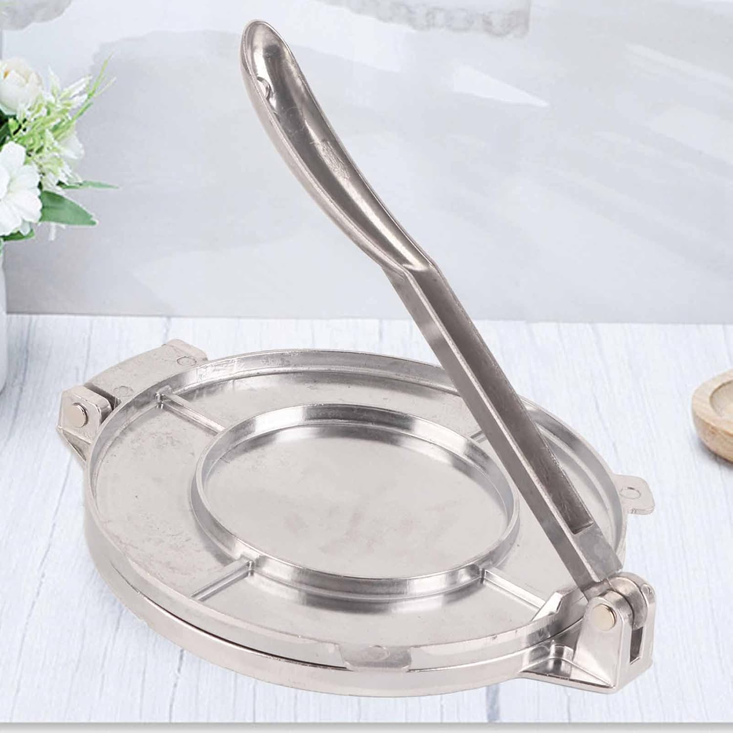 PressaPerfecta™ — Making soft, perfectly shaped tortillas in seconds