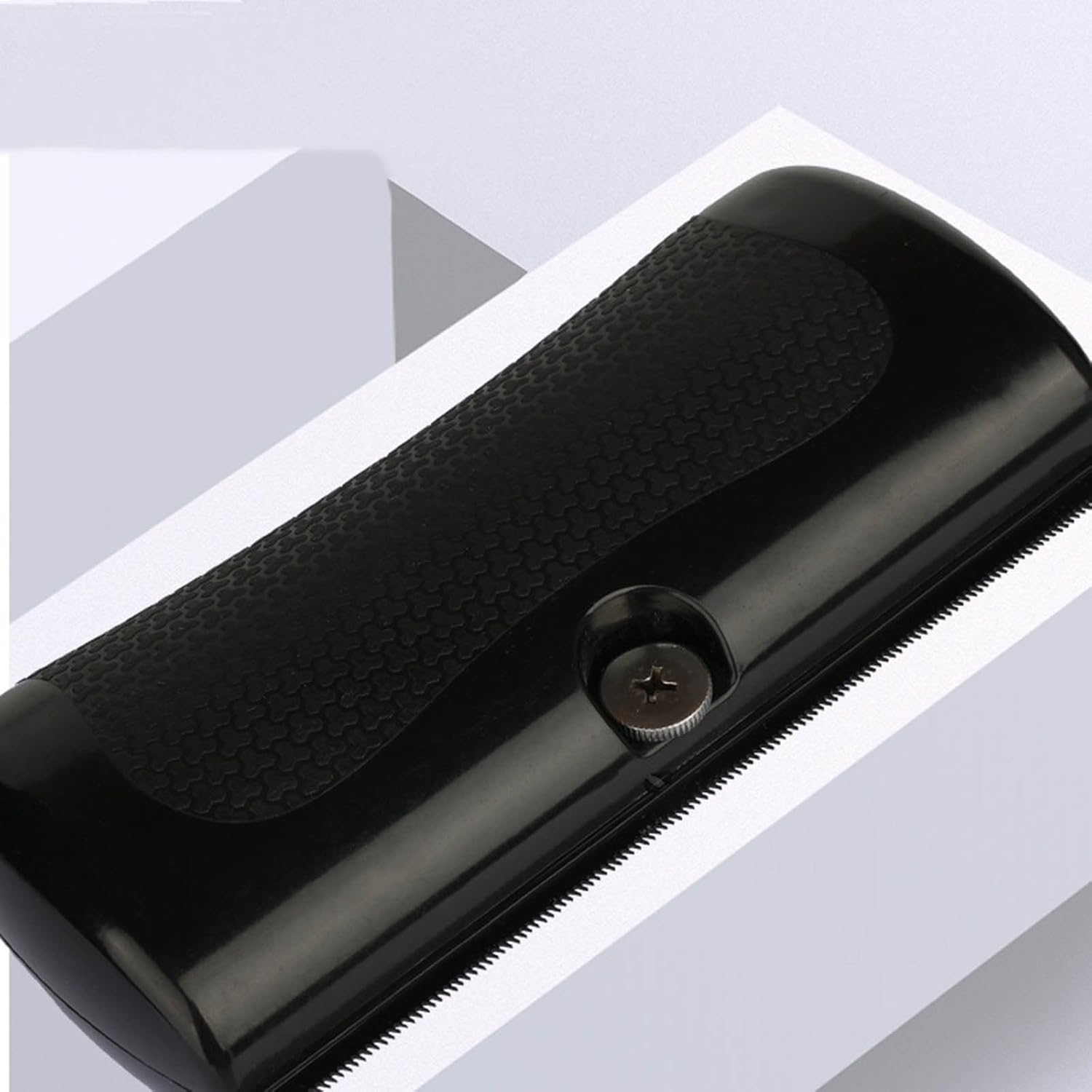 HairSwipe™ - Enhance Your Pet's Grooming Experience with Ease and Elegance!