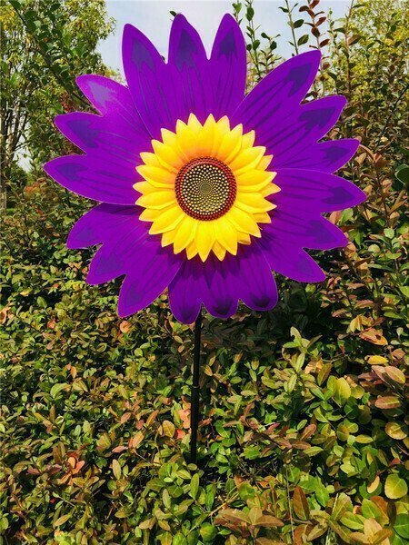 SunSpin™ – Bring Your Garden to Life with Enchanting Colors and Dance