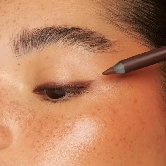 1+1 FREE | Long-lasting Eyeliner Pencil™ — Stay sharp all day with perfectly defined, waterproof beauty look
