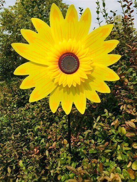 SunSpin™ – Bring Your Garden to Life with Enchanting Colors and Dance