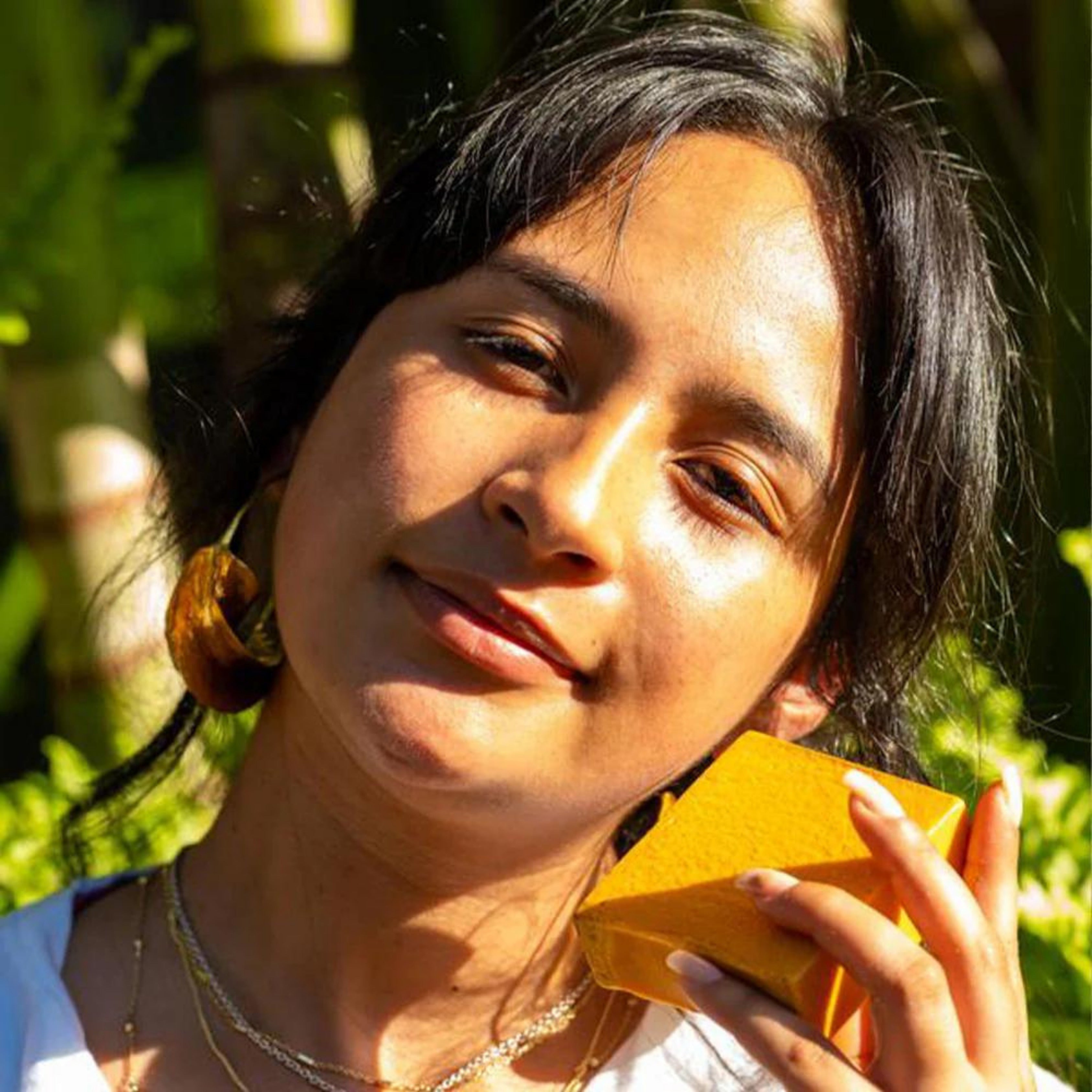 1+1 Free | RadiantGlow™ Brightens and Smoothens Skin