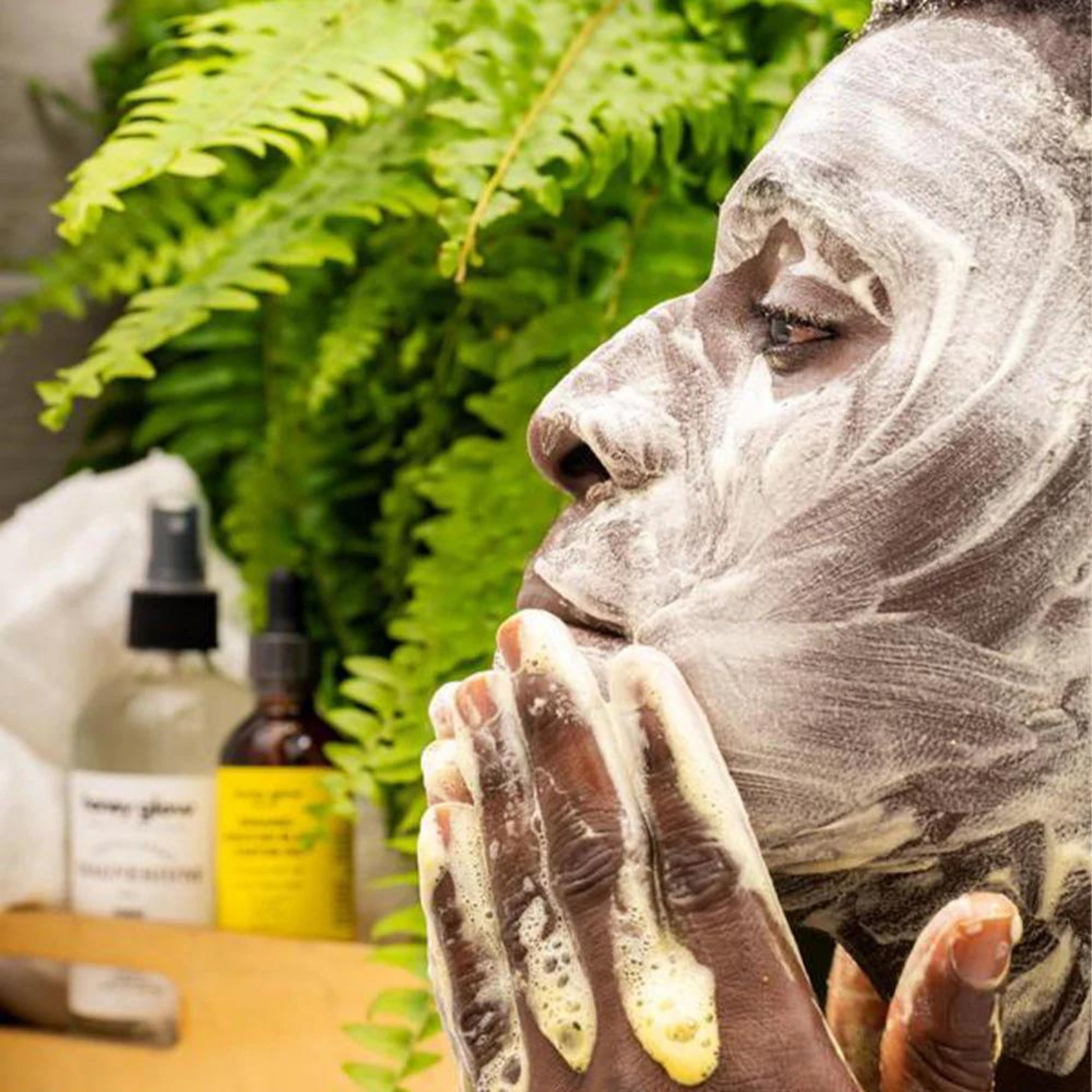 1+1 Free | RadiantGlow™ Brightens and Smoothens Skin