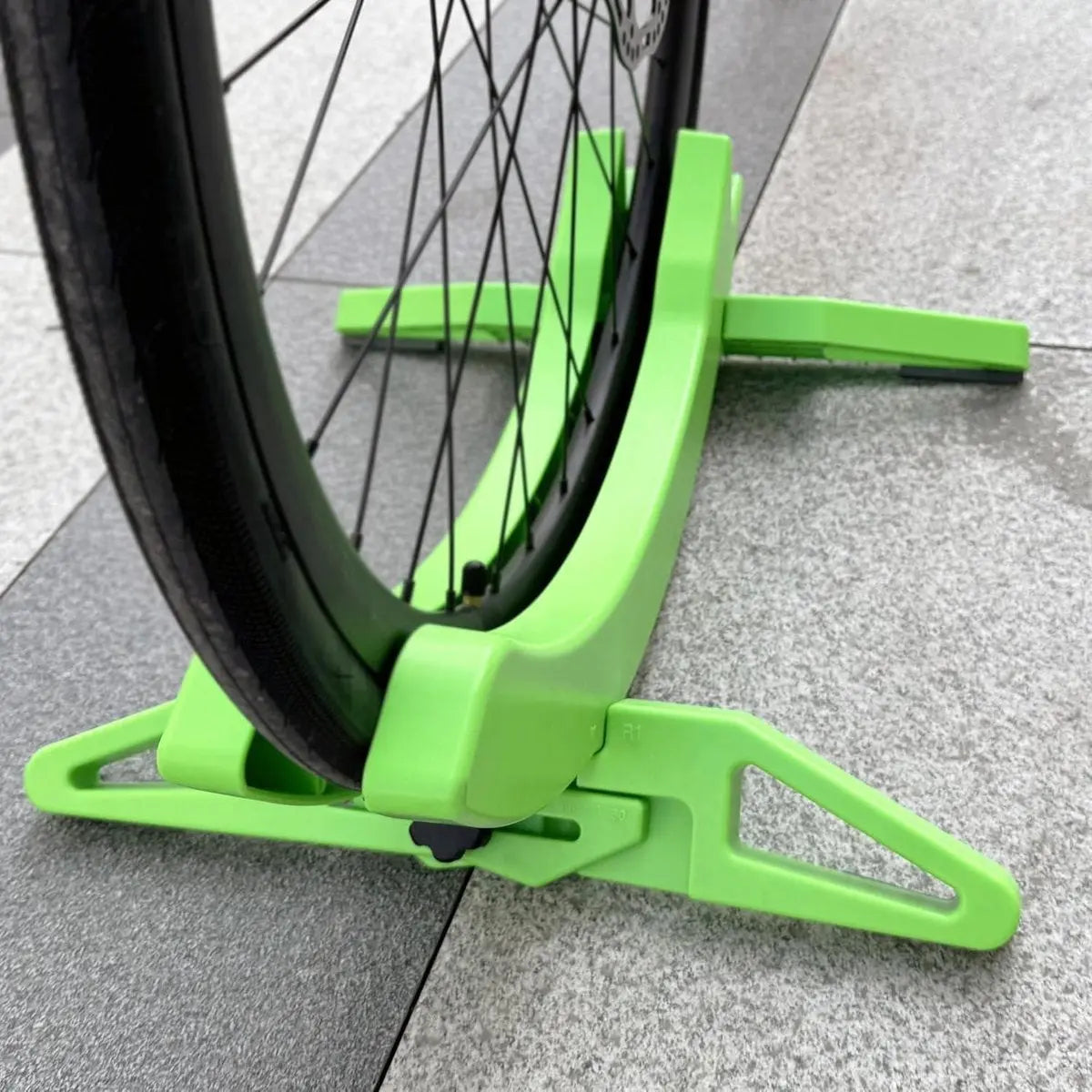 GlideGrip™ — Instantly stabilize your bike, no more wobbling