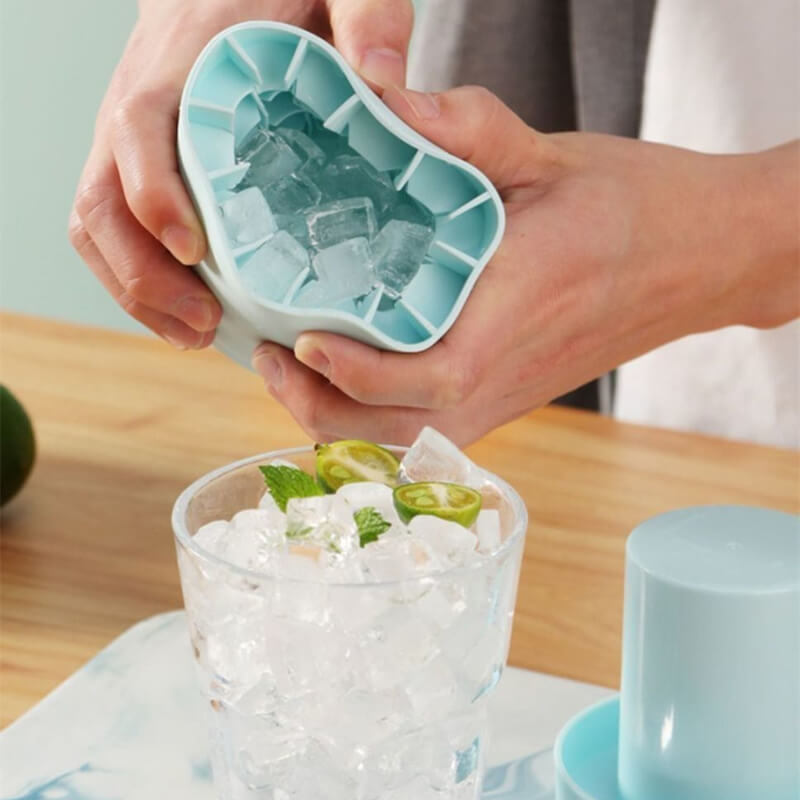 1+1 FREE | IceMagic™ Portable Silicone Ice Cube Maker with Lid