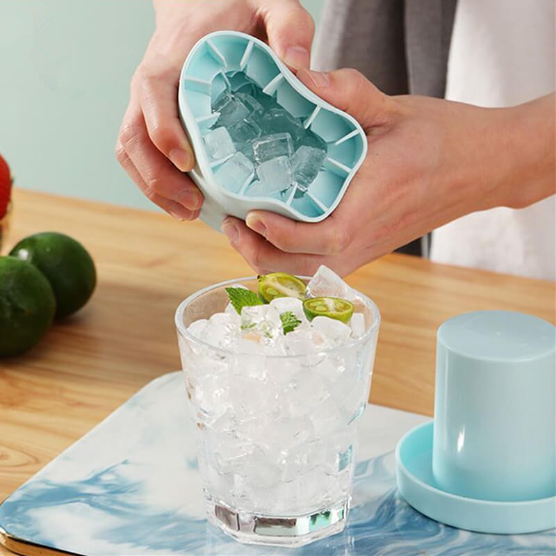 1+1 FREE | IceMagic™ Portable Silicone Ice Cube Maker with Lid