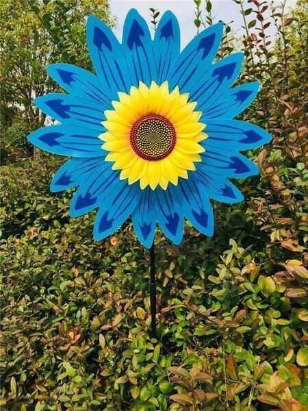 SunSpin™ – Bring Your Garden to Life with Enchanting Colors and Dance