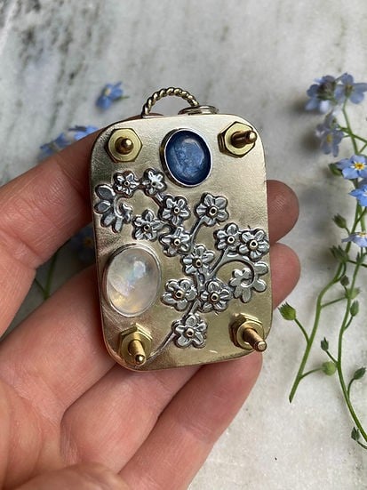 FloraLock™ Micro Press — Turn Ephemeral Flowers into Timeless Treasures