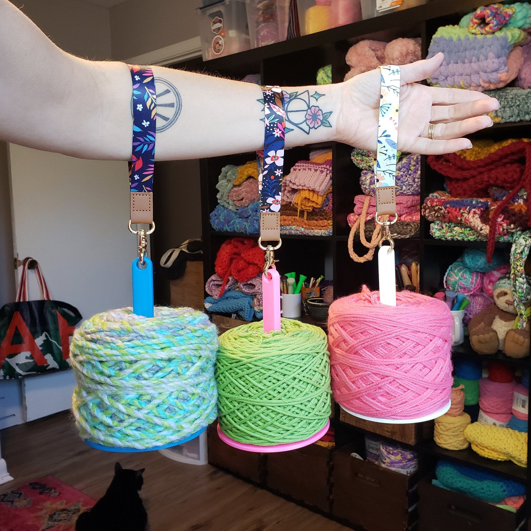 YarnMate™ - Portable Hand Wrist Yarn Holder