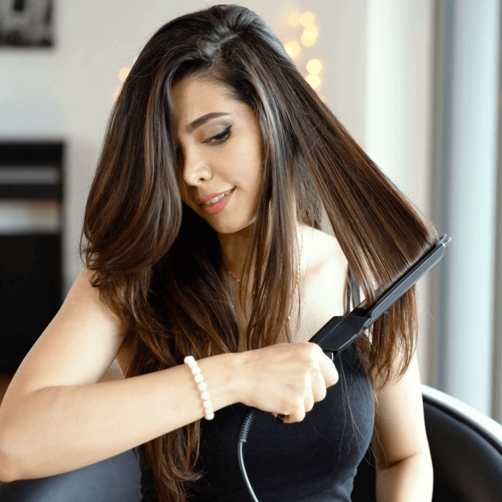 SilkaRay™ — Instantly Transforms Unruly Hair Into Silky, Breathtakingly Smooth Beauty