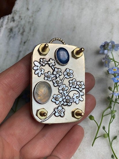 FloraLock™ Micro Press — Turn Ephemeral Flowers into Timeless Treasures