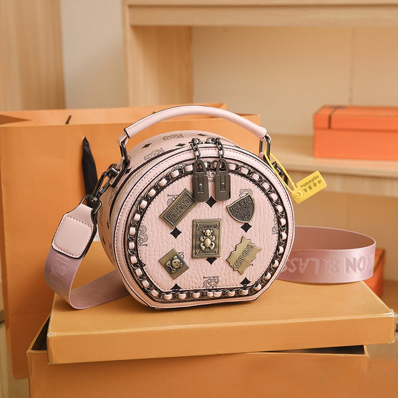 LuxeLook™ Carryall – Enjoy Every Moment with Rugged Elegance and Reliable Security