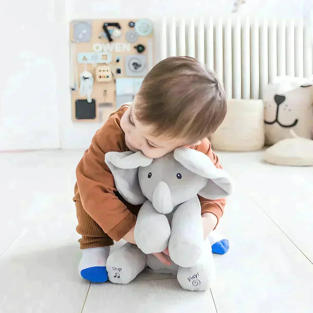 Interactive Singing Elephant™ - Interactive Fun