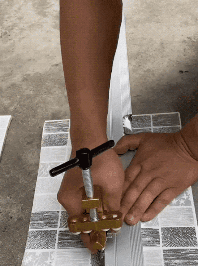 GlassCutter™ - Tile Cutting Tool